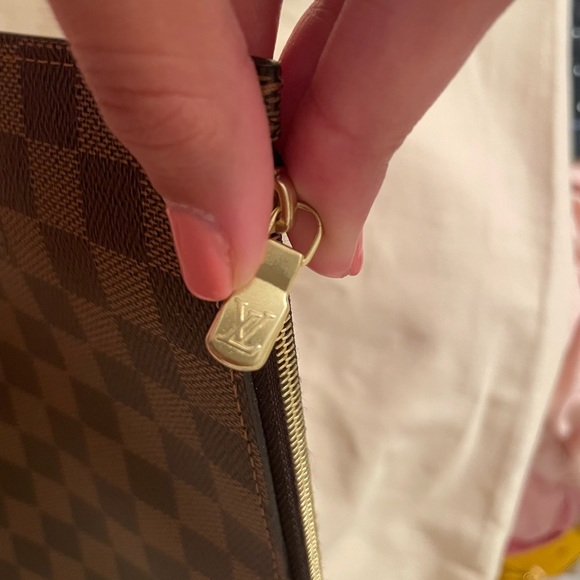 SOLD-Louis Vuitton Removable Compartment for the Neverfull MM Bag. Red Interior. - Picture 5 of 16